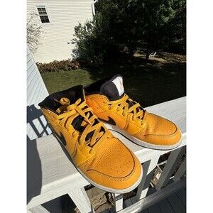Nike Air Jordan 1 Mid GS University Gold Shoes 554725-700 Youth Size 6.5Y